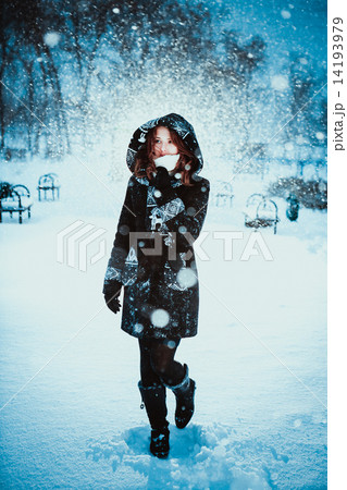 Winter girl Winter girl 14193979