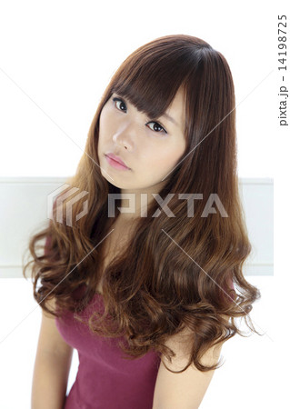 若い女性 ヘアスタイル 若い女性 ヘアスタイル 14198725