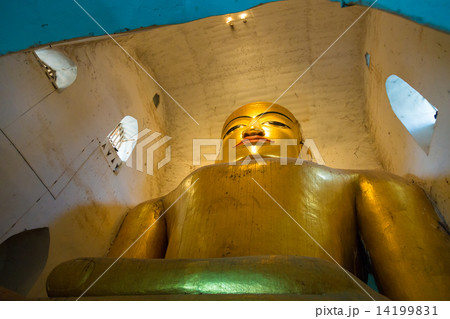 Large  Buddha Statue in Ananda Temple. 14199831