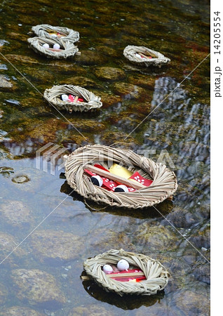 下鴨神社の流し雛 14205554