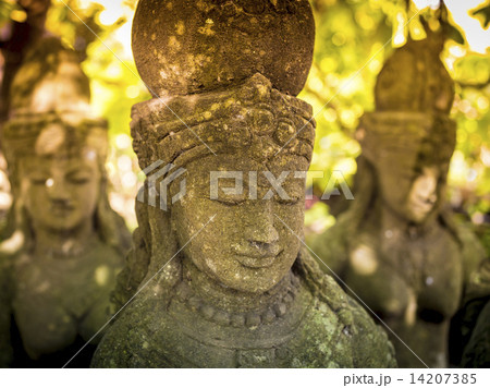 Old statue. 14207385