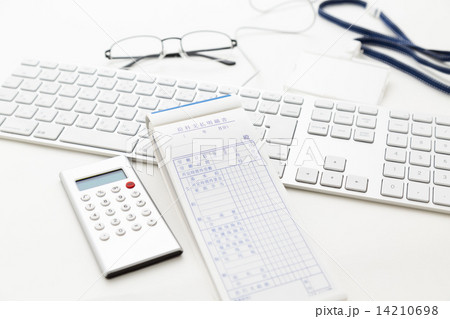 給料計算　パソコン　電卓 14210698