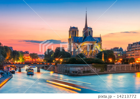 Cathedral of Notre Dame de Paris at sunset, France 14213772