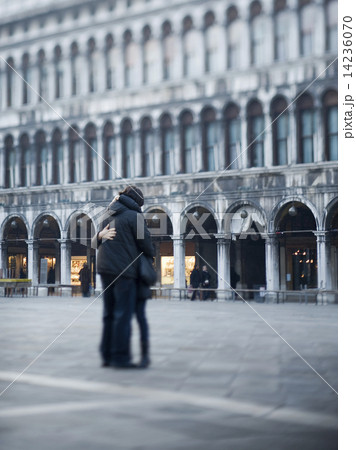 15251 15251 14236070