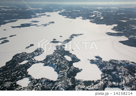世界一長い氷の道 カナダ アイスロードの全貌の空撮 canada ice rord 世界一長い氷の道 カナダ アイスロードの全貌の空撮 canada ice rord 14238214