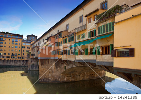 Italy. Florence. Bridge Ponte Vecchio Italy. Florence. Bridge Ponte Vecchio 14241389