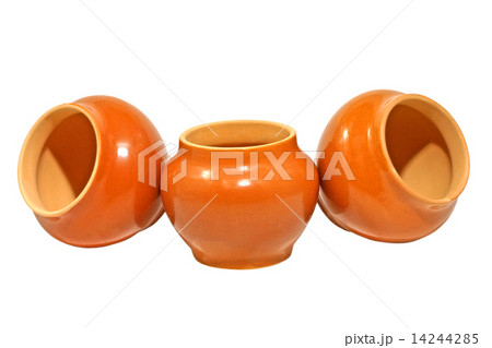 Three clay pots.Isolated. 14244285