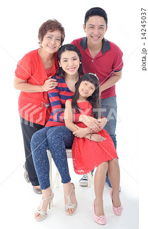 Family,harmony,3 generations 14245037