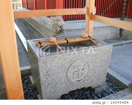 浅草寺駒形堂の手水舎 14245404