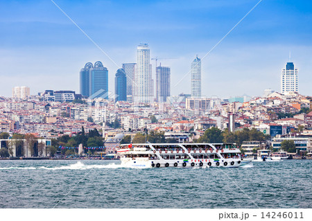 Istanbul skyline 14246011