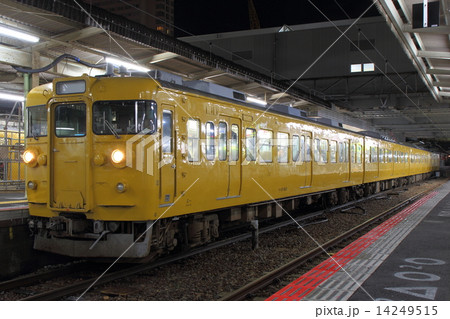 濃黄色の山陽本線115系 14249515