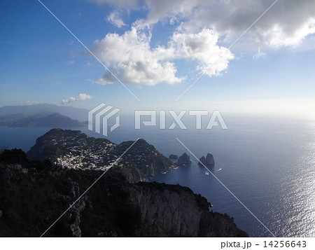 カプリ島の海 14256643
