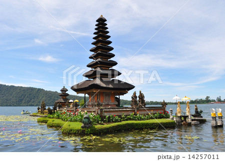 Ulun Danu temple Beratan Lake Ulun Danu temple Beratan Lake 14257011