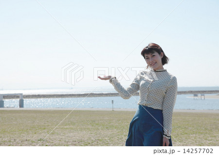 女性 14257702