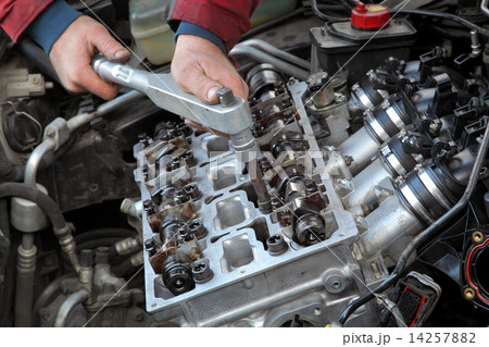 Automotive, cylinder head servicing Automotive, cylinder head servicing 14257882