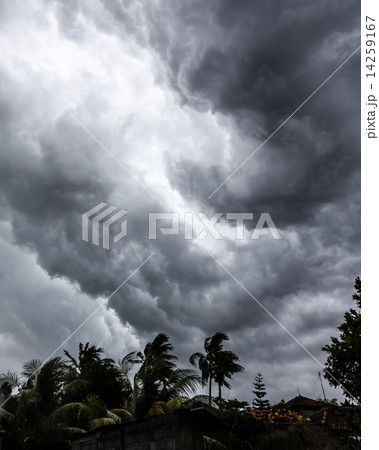 Big storm cloud Big storm cloud 14259167