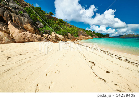 Beautiful beach at Seychelles 14259408