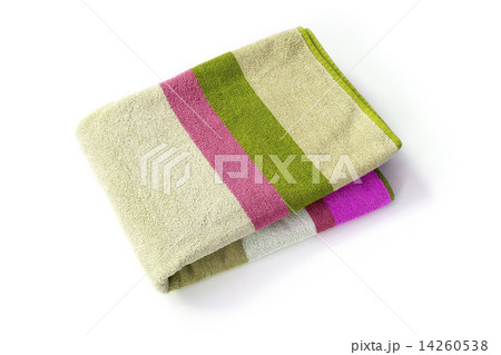 towel on white 14260538