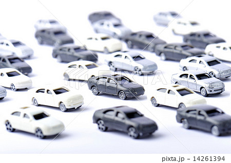 渋滞しているたくさんの車 14261394