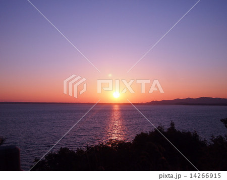 夕焼けの光線 14266915