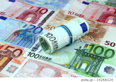 Euro banknotes 14268120