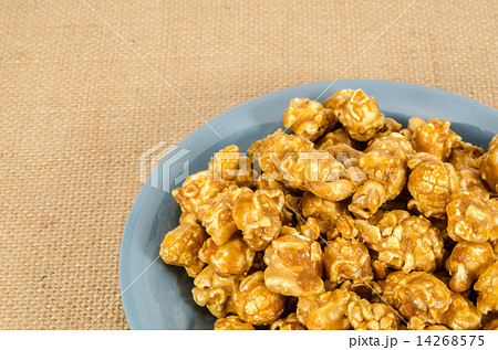 Caramel popcorn 14268575
