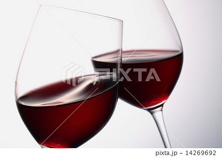 赤ワインで乾杯 赤ワインで乾杯 14269692
