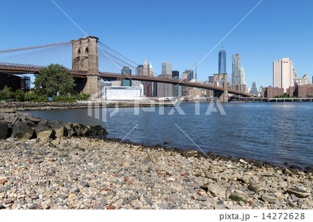 Brooklyn Bridge and Lower Manhattan - NYC 14272628