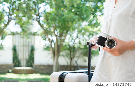 女性とカメラ 女性とカメラ 14273749