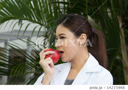 Health/ Medical care Health/ Medical care 14273966