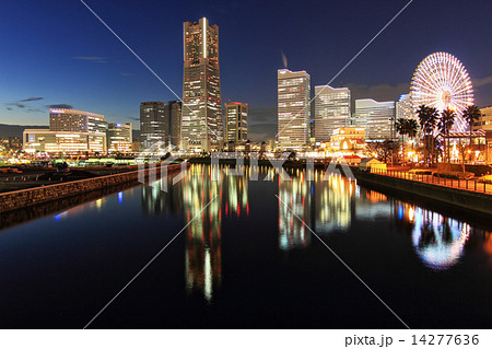 横浜みなとみらいの夜景　 14277636