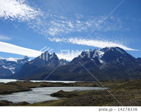 パタゴニアの空と山、そして湖 パタゴニアの空と山、そして湖 14278336