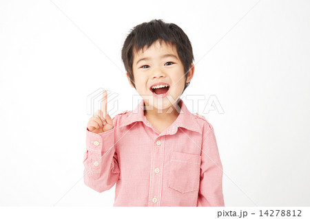 指差す男の子 14278812