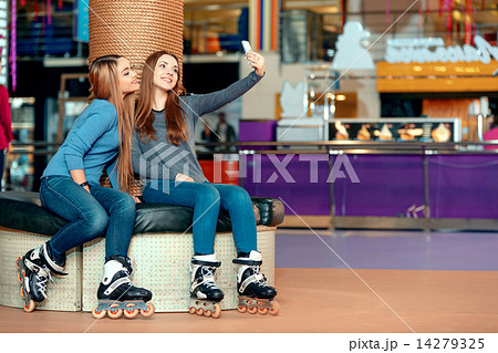 Beautiful girls on the rollerdrome 14279325