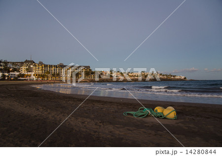 Twilight view at the beach 14280844