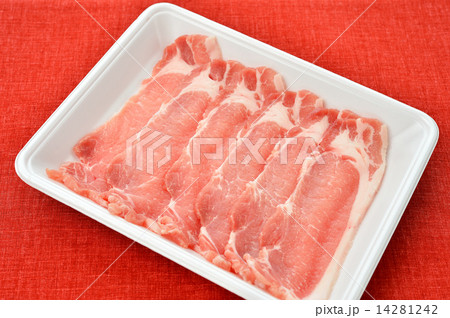 豚肉(ロース肉、しょうが焼き・焼肉用)。 豚肉(ロース肉、しょうが焼き・焼肉用)。 14281242