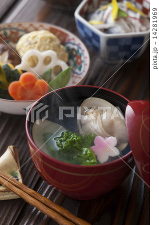 会席料理の吸い物 14281969