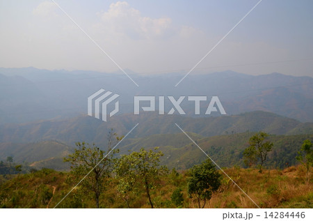 ラオス　山の風景 14284446