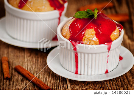 Vanilla souffle or cupcake Vanilla souffle or cupcake 14286025