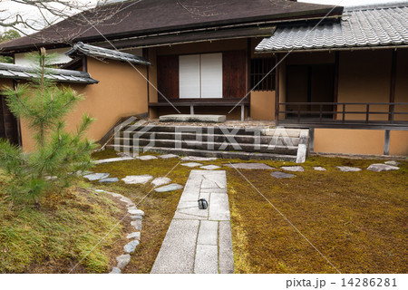 桂離宮　御輿寄　六つの沓脱 14286281