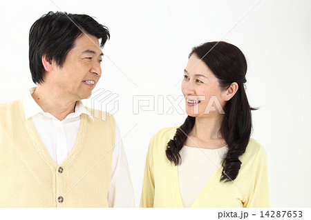 仲良しミドル夫婦 14287653
