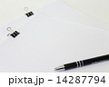 ペンとメモ帳 14287794