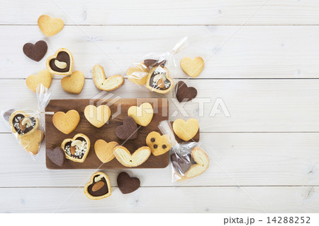 ハートのクッキー　チョコレート　ラッピング 14288252