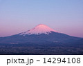 朝焼けの富士山　足柄峠 14294108