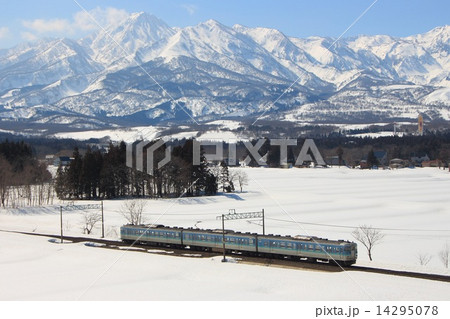 二本木付近を行く信越本線115系長野色 14295078