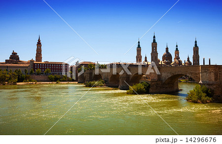 ancient  bridge over Ebro river in Zaragoza 14296676