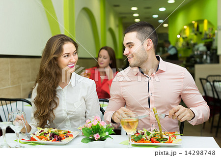 Portrait of people at the restaurant Portrait of people at the restaurant 14298748