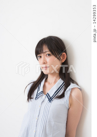 20代女性 14299353