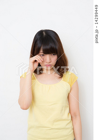 悲しむ女性 悲しむ女性 14299449