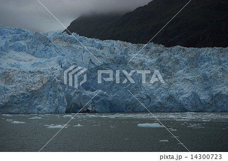 アラスカの氷河 14300723